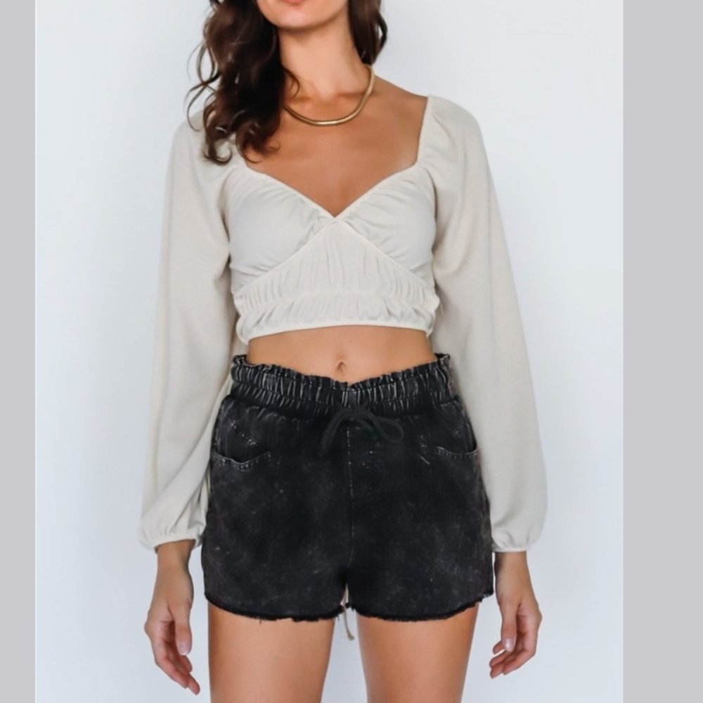 Taupe Waffle Knit V-Neck Black Lace Down Long Sleeve Crop Top - Picture 2 of 8
